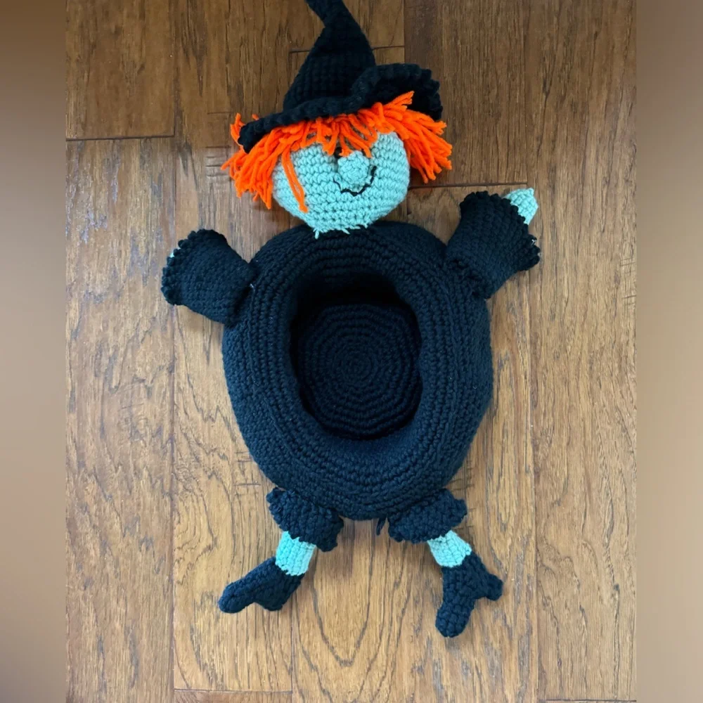 Crochet Witch‎ Candy Holder